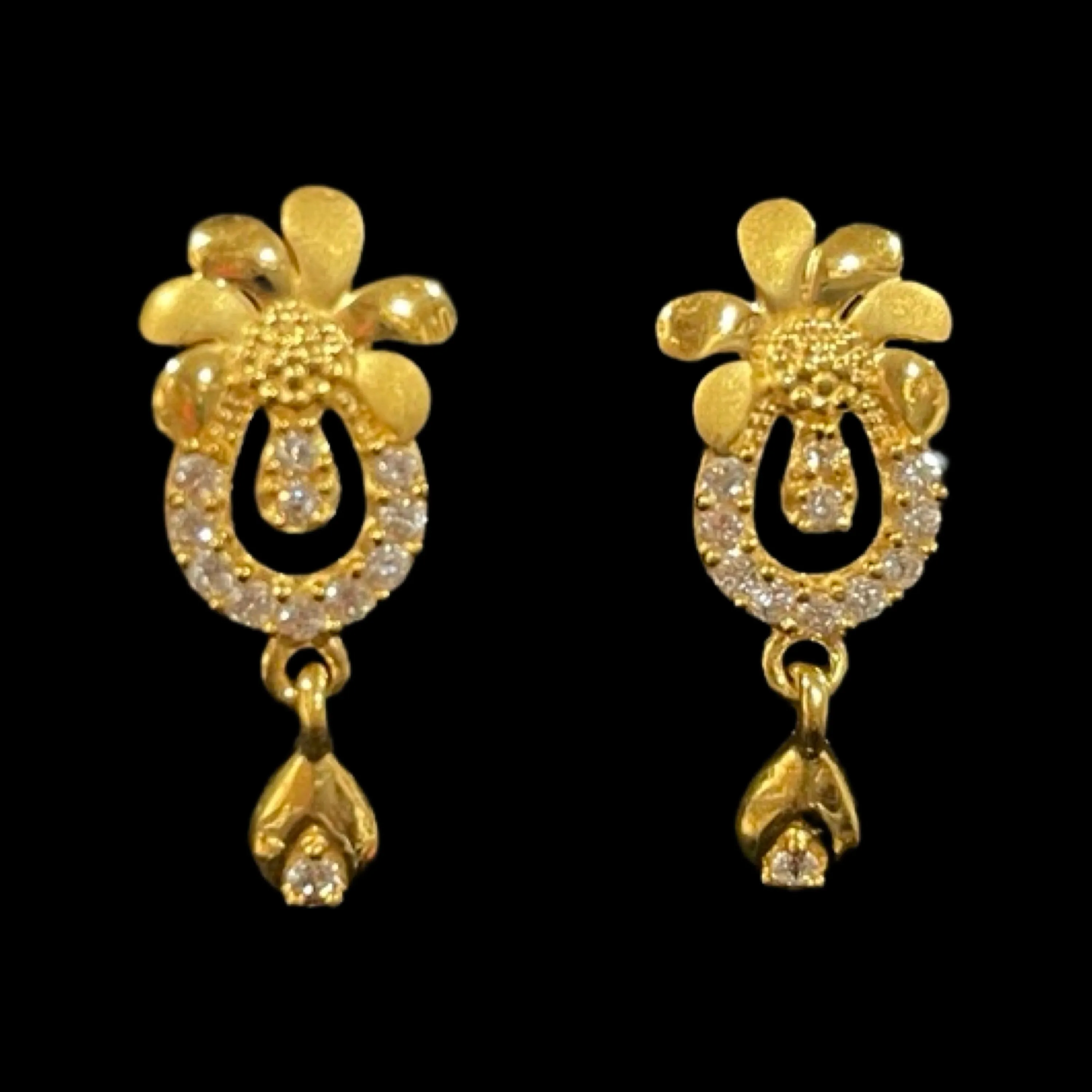 916 Twenty Two Karat (22K) Gold Studded Earrings -Style#05