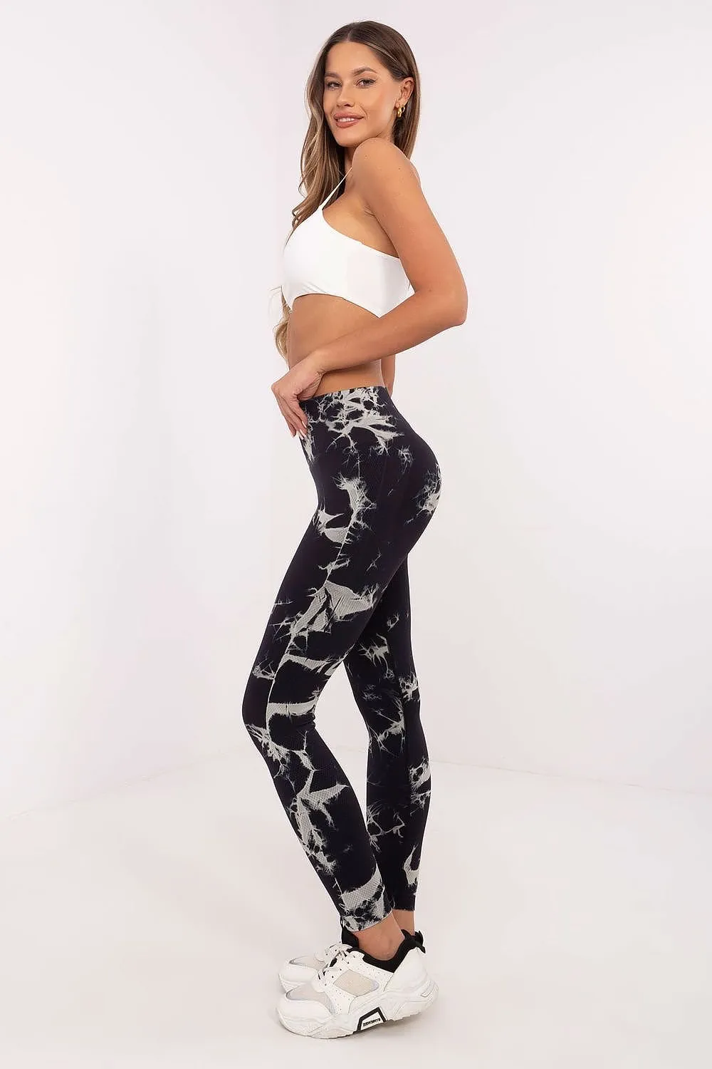 Decorative pleats push-up striking print black leggings