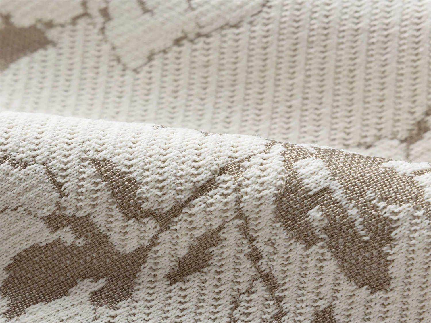 EP YAYING Peony Jacquard Knit Sweater