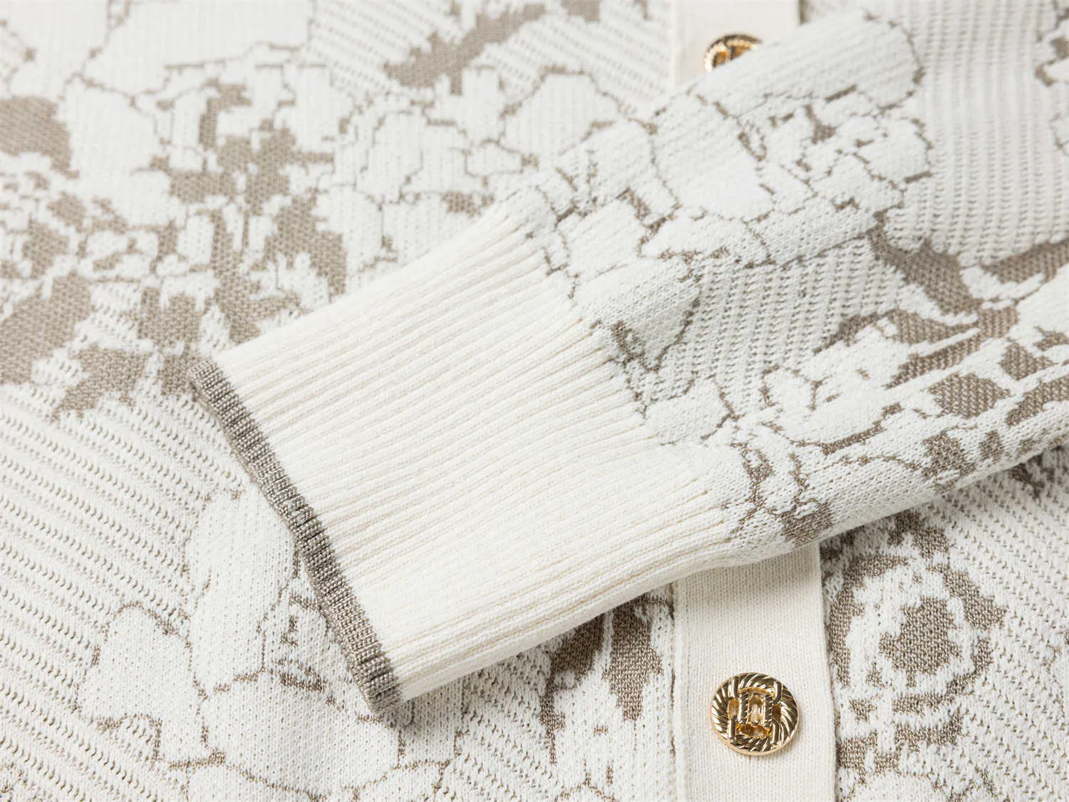EP YAYING Peony Jacquard Knit Sweater