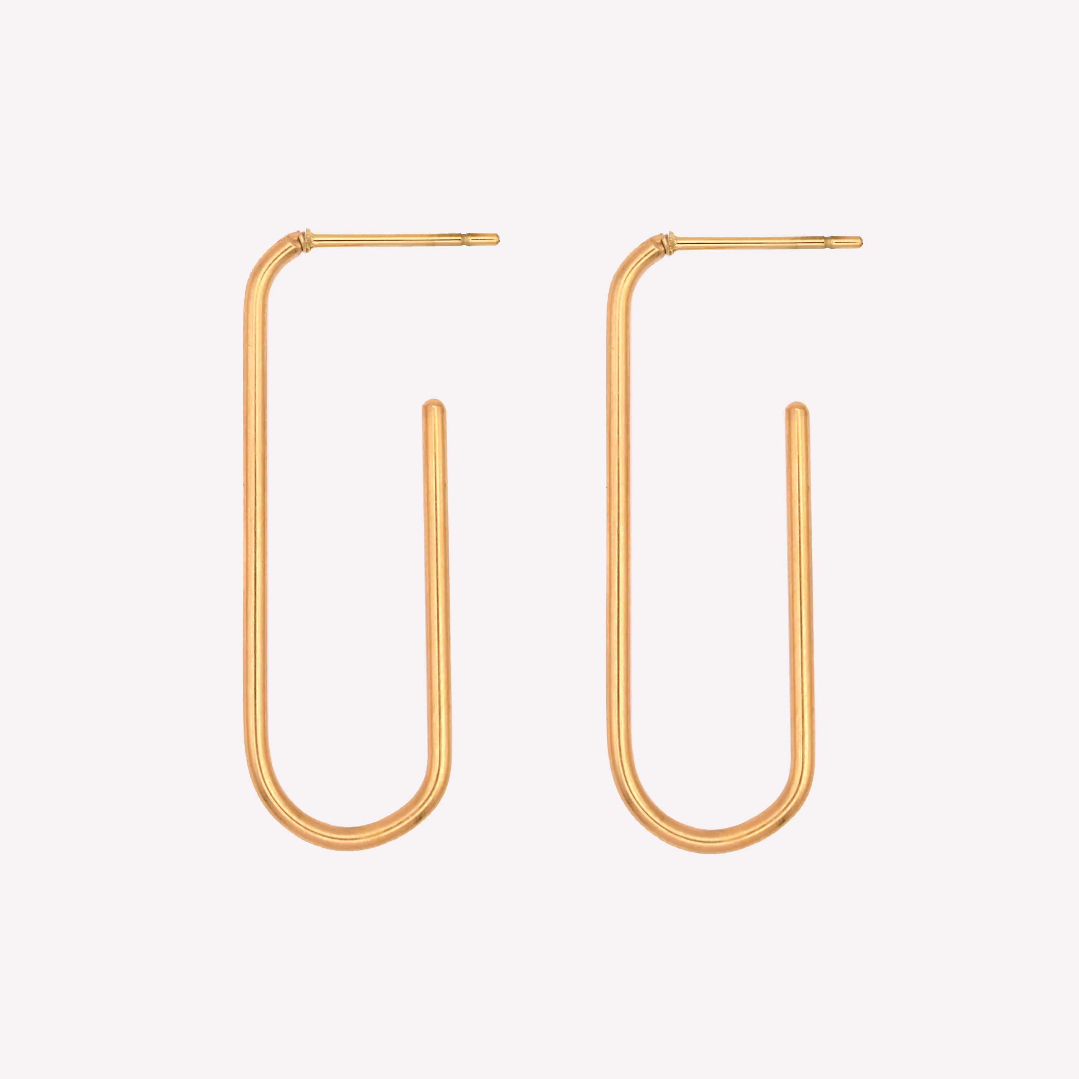 LARGE OVAL HOOP EARRINGS IN GOLD