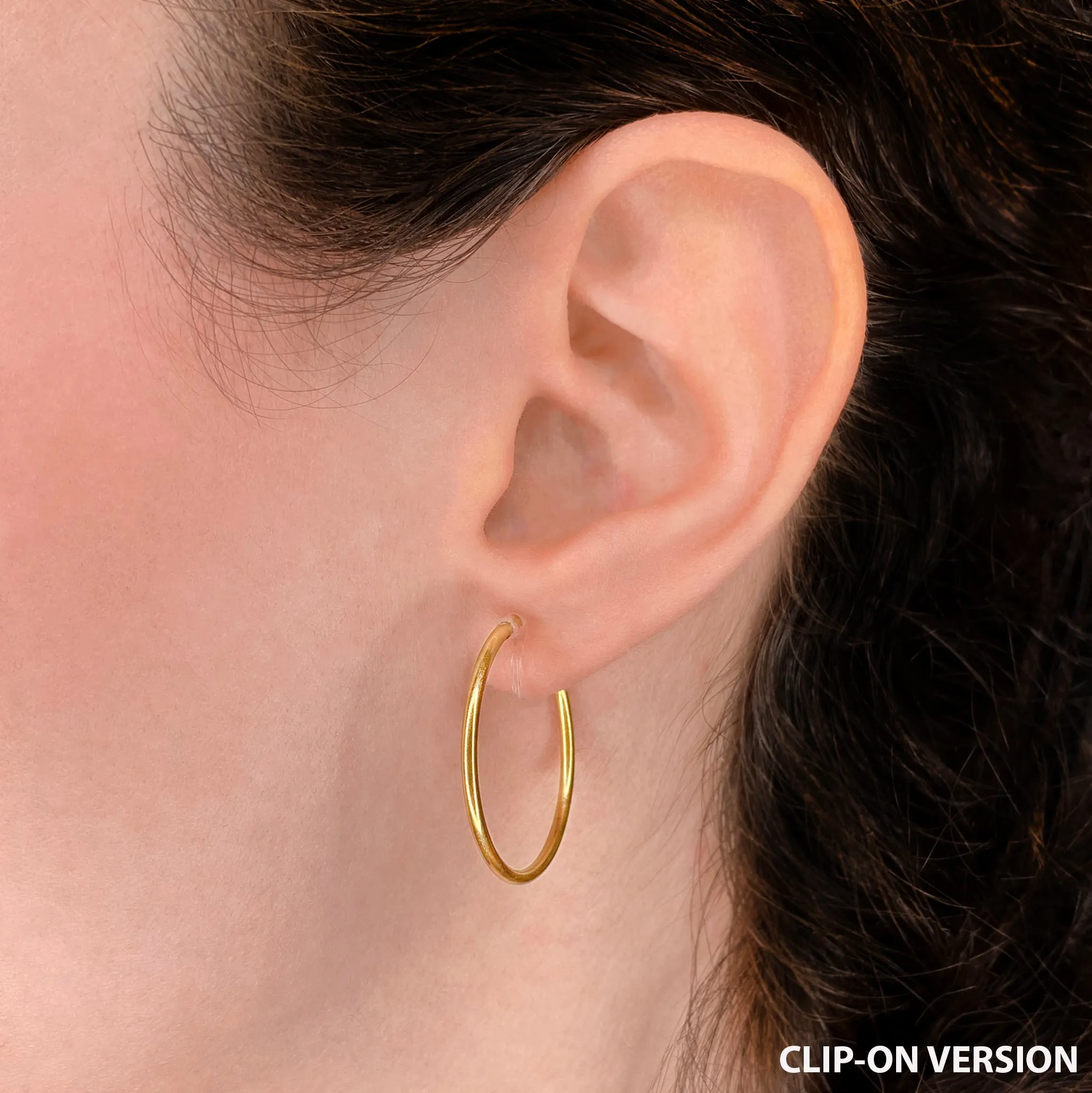 MEDIUM HOOP EARRINGS IN GOLD