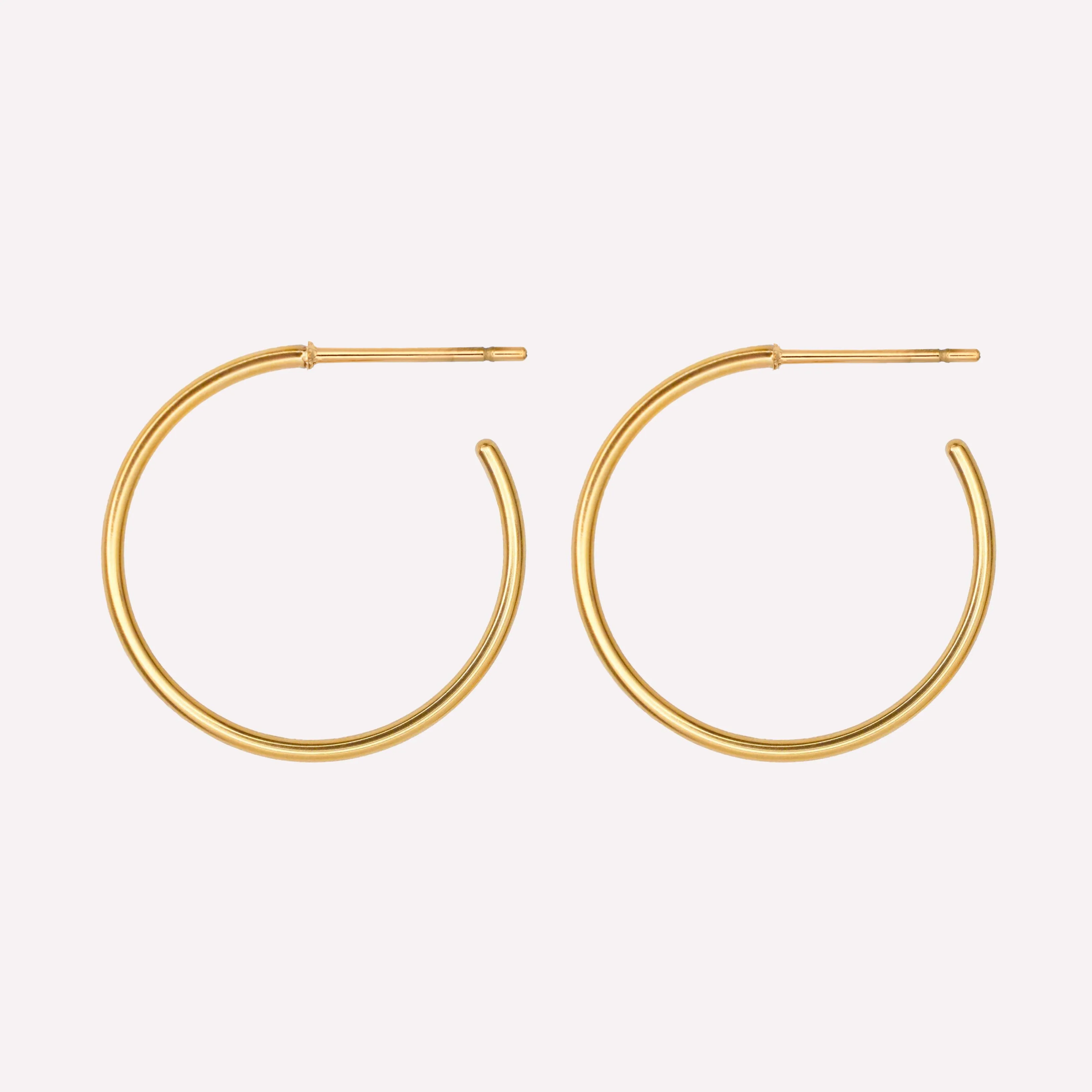MEDIUM HOOP EARRINGS IN GOLD