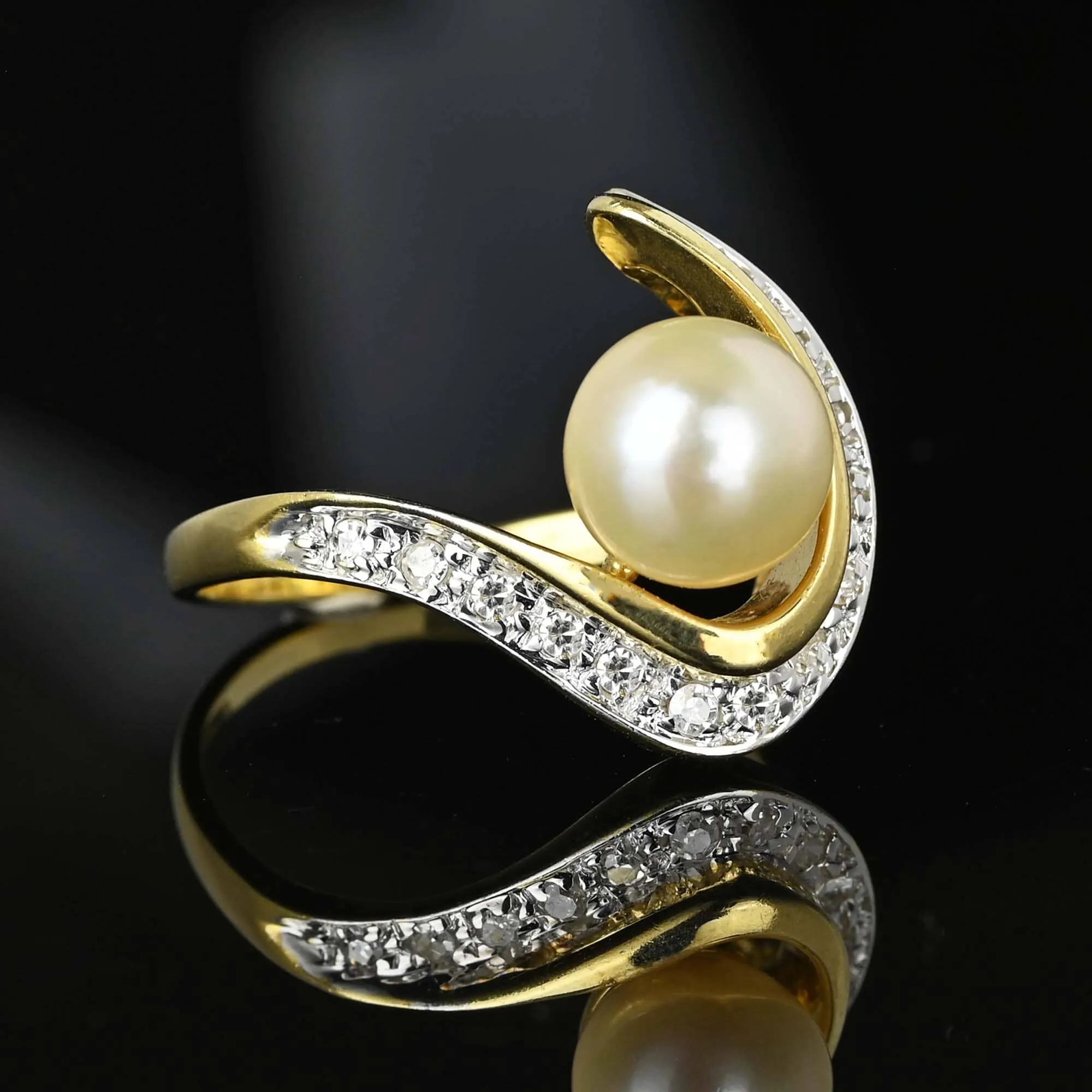 Vintage 14K Gold Diamond Swirl Pearl Cocktail Ring
