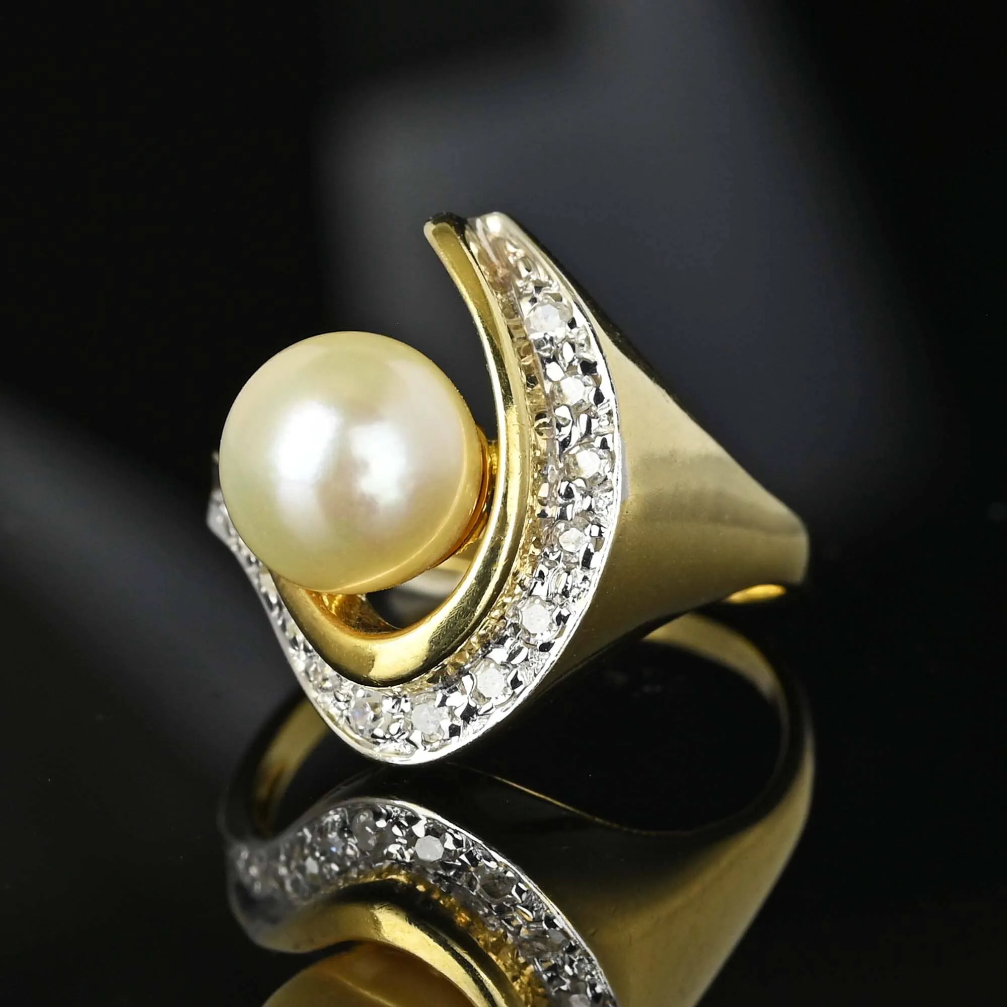 Vintage 14K Gold Diamond Swirl Pearl Cocktail Ring