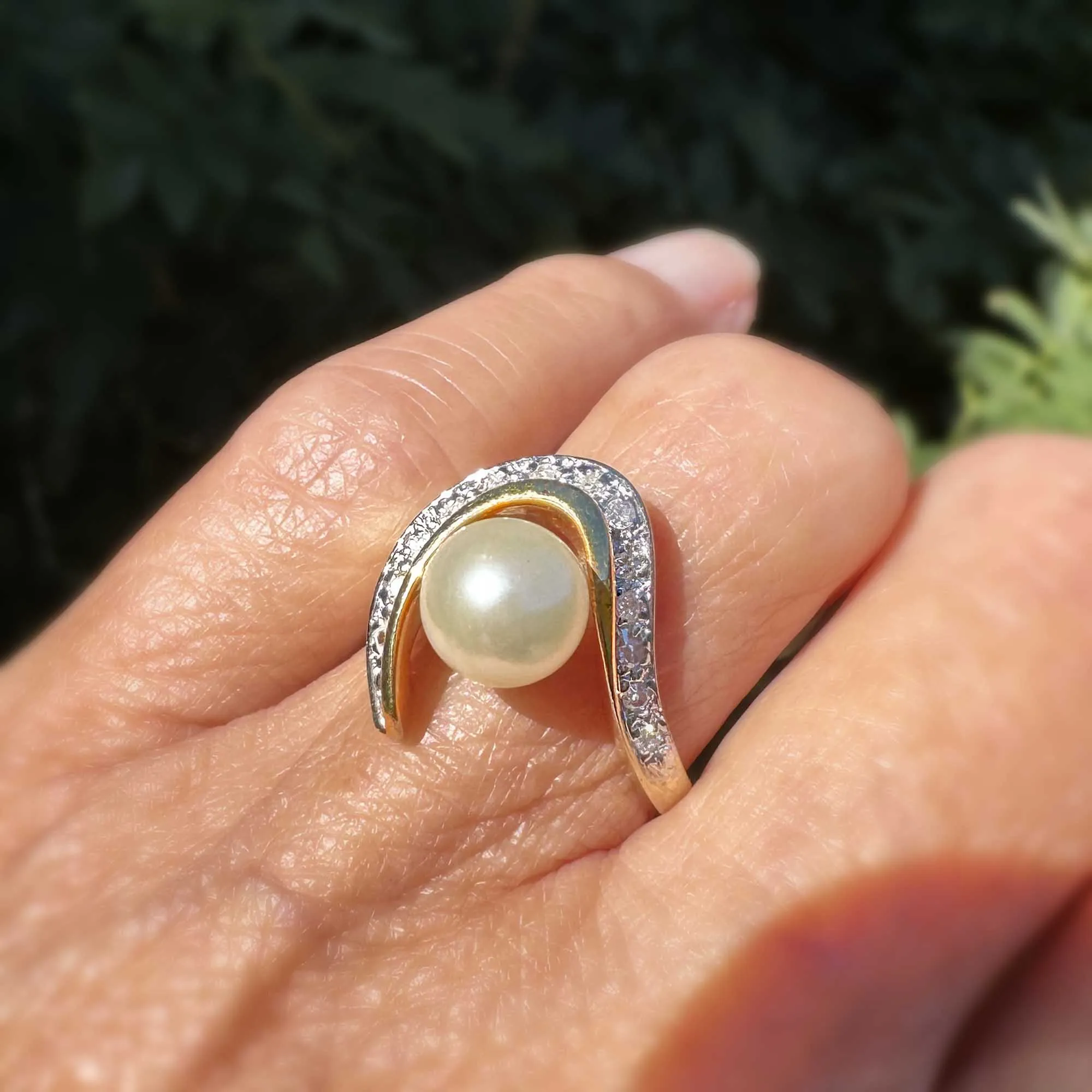 Vintage 14K Gold Diamond Swirl Pearl Cocktail Ring