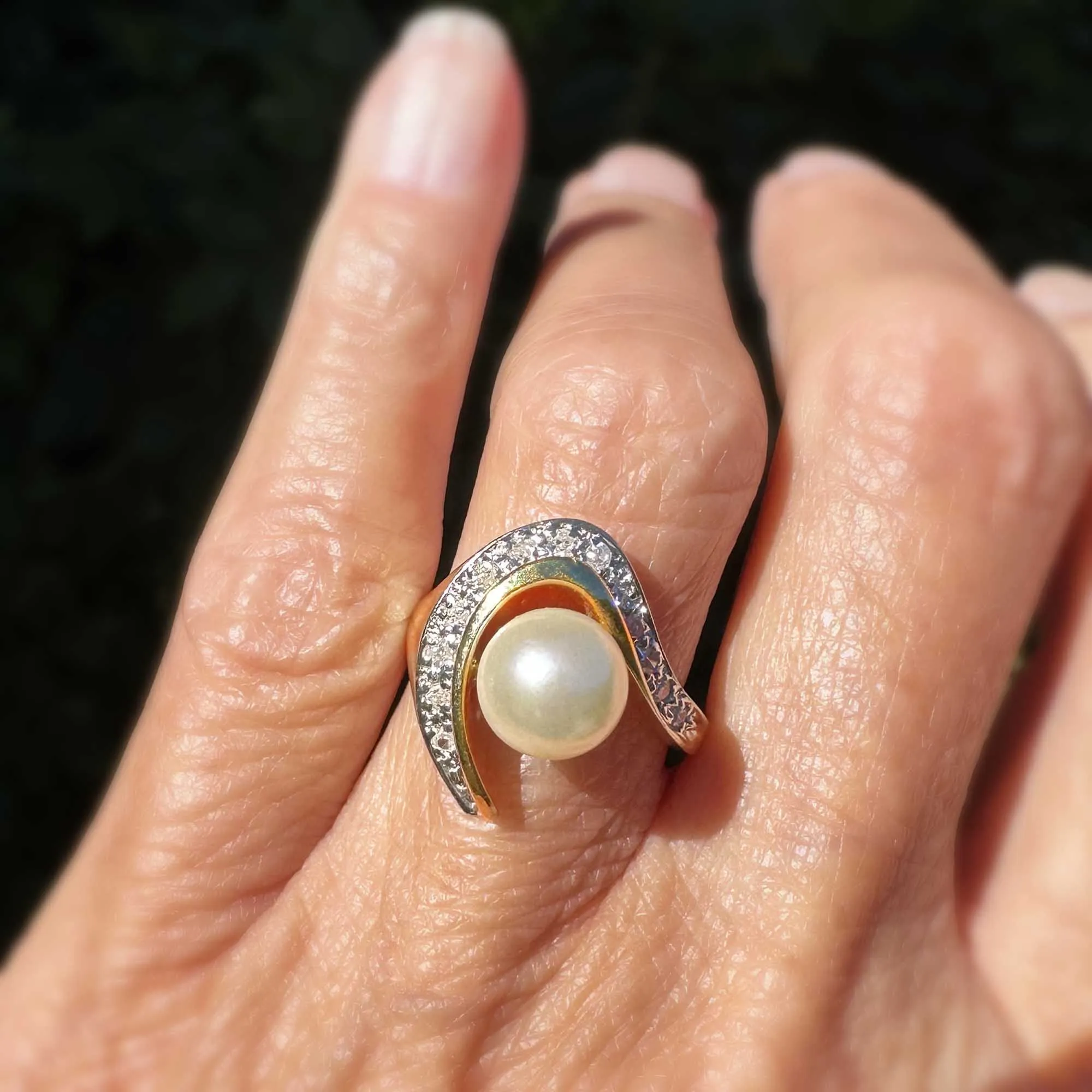 Vintage 14K Gold Diamond Swirl Pearl Cocktail Ring